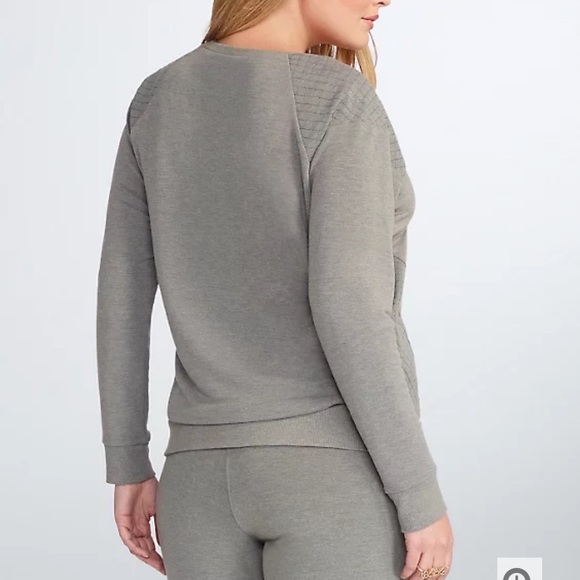 ✨rebel wilson for torrid gray quilted sweatshirt✨ - Picture 2 of 8